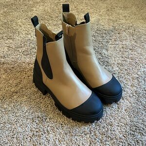 Target a new day Rain Boot